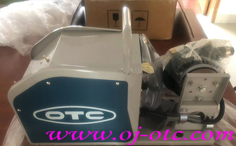 OTC DAIHEN CMV-7402 送絲機(jī)側(cè)面接口與銘牌